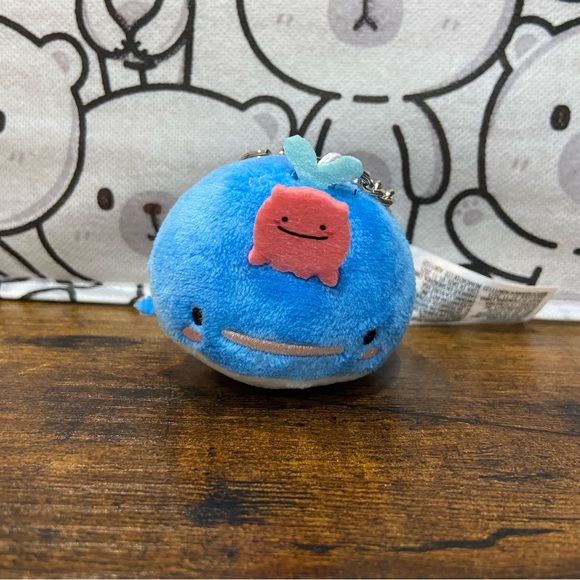 Jinbeisan Blind Box Plush Whale w/ Octopus Keychain - Picture 1 of 2